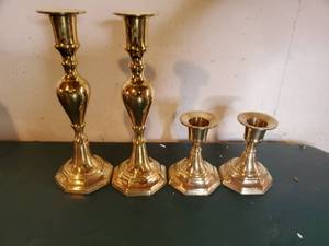 lot 9333 image: Lot of 4 Brass Candle Holders. 2 Tall and 2 Short