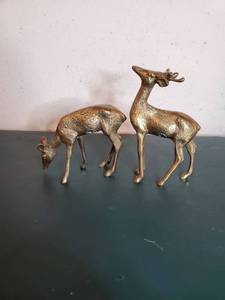 lot 9335 image: Lot of 2 Small Brass Buck and Doe. Made in Korea