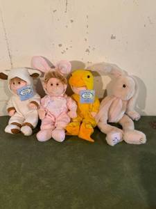 lot 9341 image: 3 Cottontail Collection Stuffed Easter Dolls and 1 Rabbit Location Basement