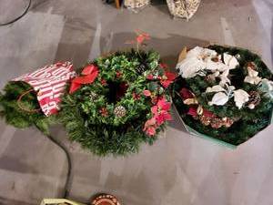 lot 12000 image: Christmas Wreath