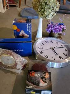 lot 10019 image: Lot of Home Decor. 2 Clocks. Kenwood Slicer. and Floral