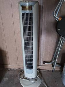 lot 11008 image: 3 Tall Upright Rotating Fan