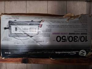 lot 11009 image: Battery Charger