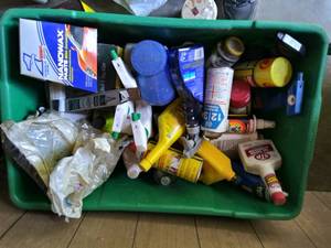 lot 11012 image: Tub of Assorted Products