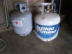 lot 11003 image: 2 Propane Tanks