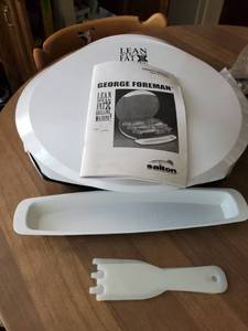 lot 10002 image: White George Foreman Grilling Machone 17 x 16 x 6 Inches