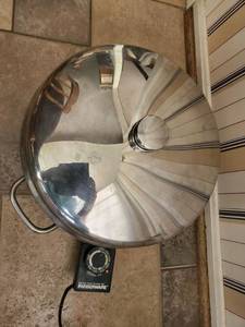lot 10006 image: Faberware Stainless Electric Skillet Tested and Working
