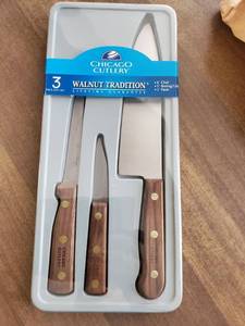 lot 10008 image: Walnut Tradition 3 Piece Gift Set