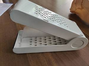 lot 10009 image: Plastic RUBBERMAID Cheese Grater 10 Inches Long