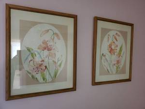 lot 10011 image: Lot of 2 Pink Floral Pictures in Wooden Frames. 18 x 21 Inches