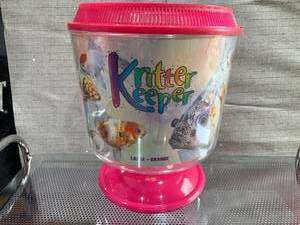 lot 1001 image: Kritter Keeper