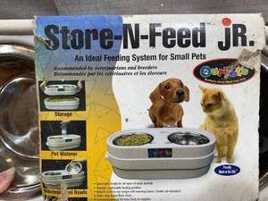lot 1013 image: Animal Store N Feed
