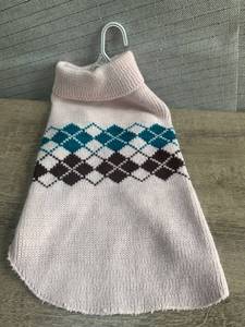 lot 1090 image: Animal Sweater Large