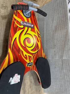 lot 1106 image: Spinner Shark Kneeboard