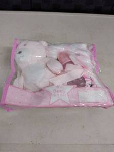 lot 1392 image: 4 Pc Baby Shower Gift Set
