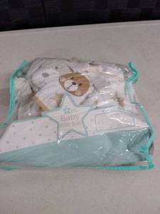 lot 1393 image: 4 Pc Baby Shower Gift Set