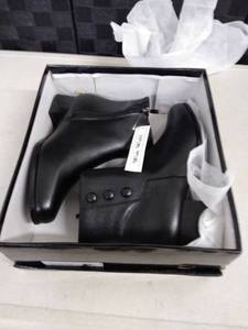 lot 1406 image: peerage black boots