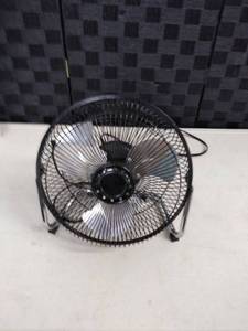 lot 1438 image: interlock fan black