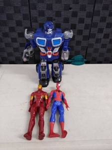 lot 1443 image: boys toys 3 pc