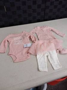 lot 1470 image: baby clothes 3 pc