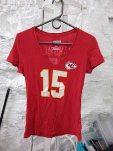 lot 1482 image: NFL chiefs t shirt mahomes small