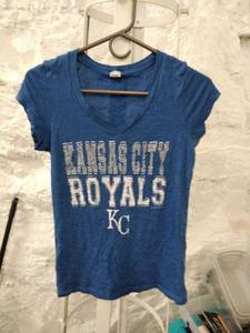 lot 1503 image: kc royals t shirt small