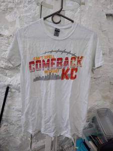 lot 1506 image: Gildan chiefs t shirt small