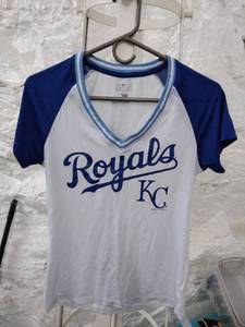lot 1519 image: genuine merchandise royals shirt small