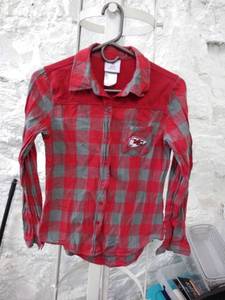 lot 1521 image: NFL teens apparel chiefs flannel shirt small