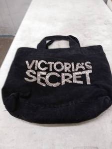lot 1559 image: Victorias secret canvas bag