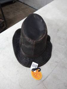 lot 1562 image: ex and a band outdoor cap