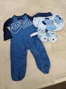 lot 1579 image: just do sleeper and towel set
