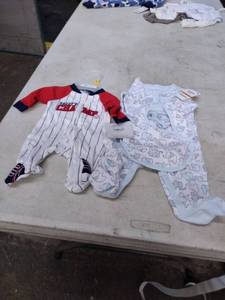lot 1588 image: set of outfits 2 pc