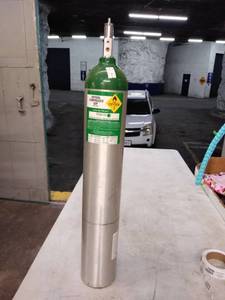 lot 1598 image: oxygen tank