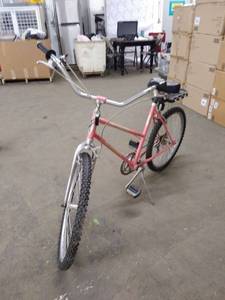 lot 1608 image: Schwinn pink bike