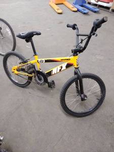 lot 1611 image: Dyno bike yellow