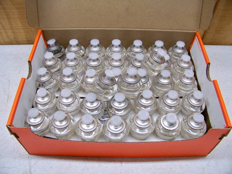 lot 1038 image: 73 Small Liquid Candles