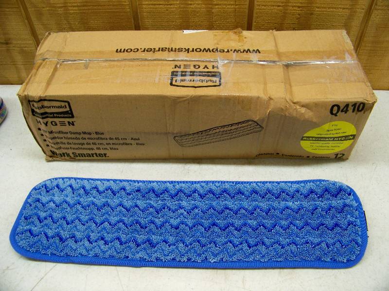 lot 1056 image: Case of 12 Rubbermaid Hygen Microfiber Damp Mop Pads