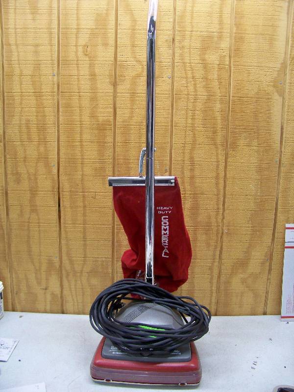 lot 1067 image: Electrolux Sanitaire Heavy Duty Commercial Vacuum