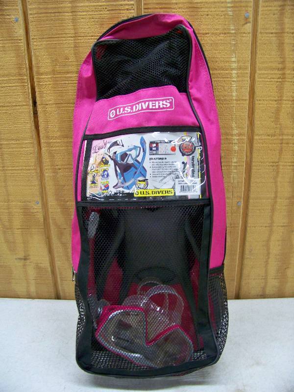 lot 1084 image: US Divers Snorkel Set