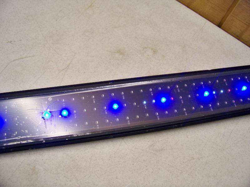 lot 1105 image: 44 LED Light 12V
