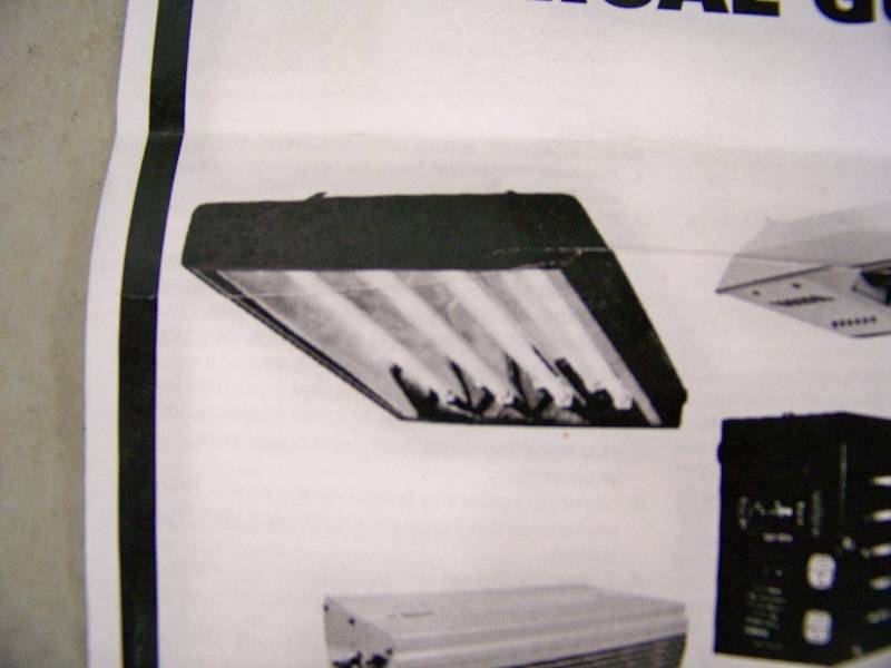 lot 1108 image: Viavolt 4 Lamp 4 Grow Light