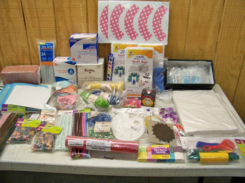 lot 1120 image: Craft lot