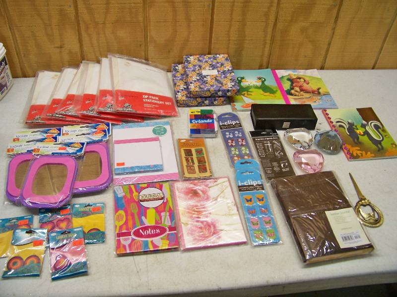 lot 1128 image: Stationary