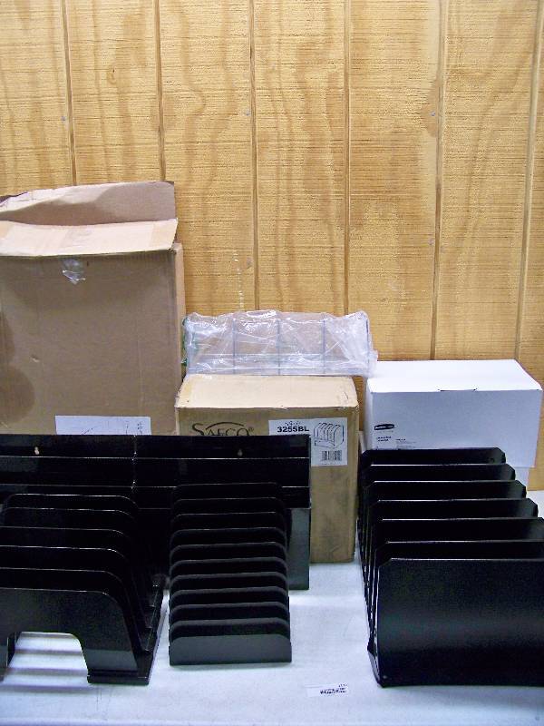 lot 1172 image: Miscellaneous Office Supplies