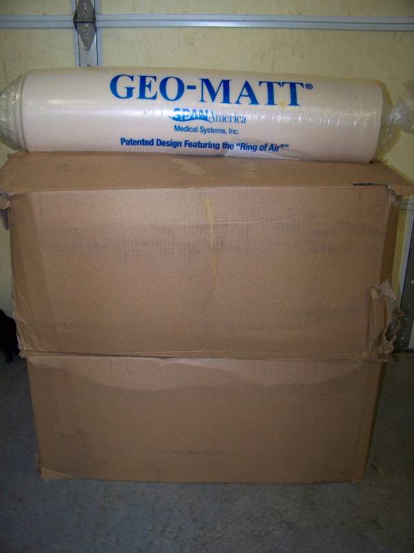 lot 1178 image: 9 Geo-Matts by Span America