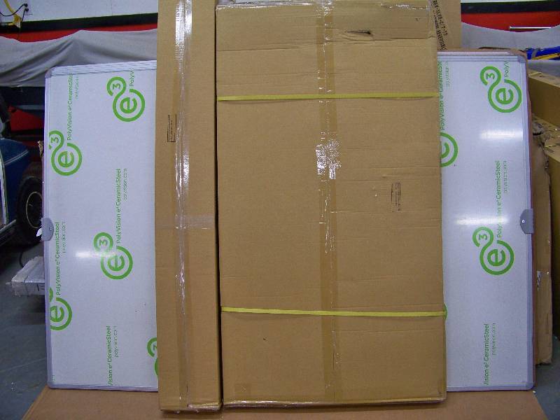 lot 1252 image: Moore Platinum Mobile Reversible Dry Erase Board 4 x 6