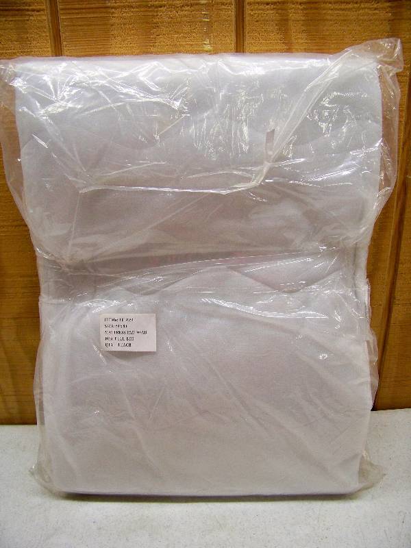 lot 1222 image: Case of 6 Full Size Mattress Pads