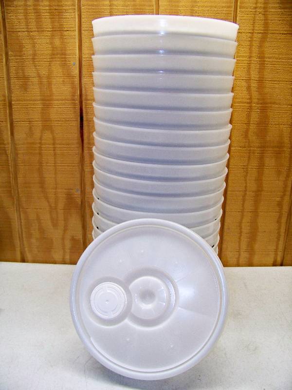 lot 1207 image: Lot of 20 Lids for 5 Gallon Bucket