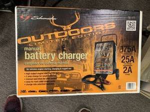 lot 911 image: NEW Outdoor LE Manual Battery Charger
